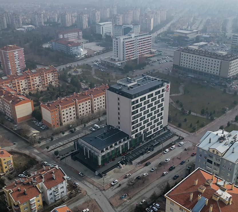 ŞEHRİN ORTASINDA SAKİNLİK